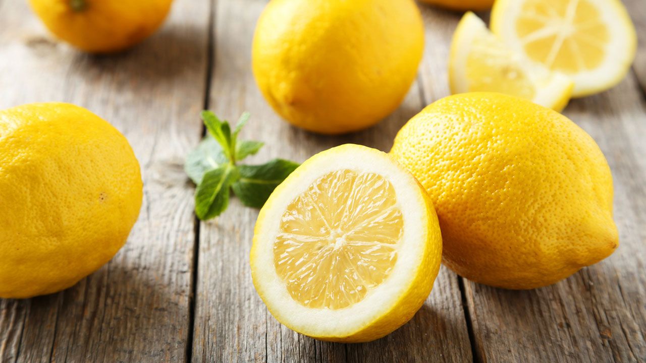 como hacer que la coliflor no huela al cocerla limon