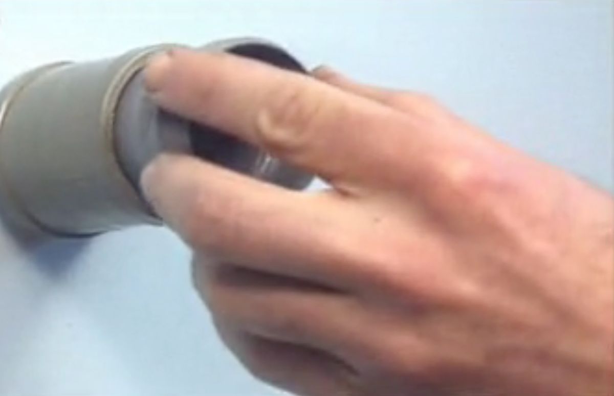 Rácor para el desagüe de lavadora paso 1