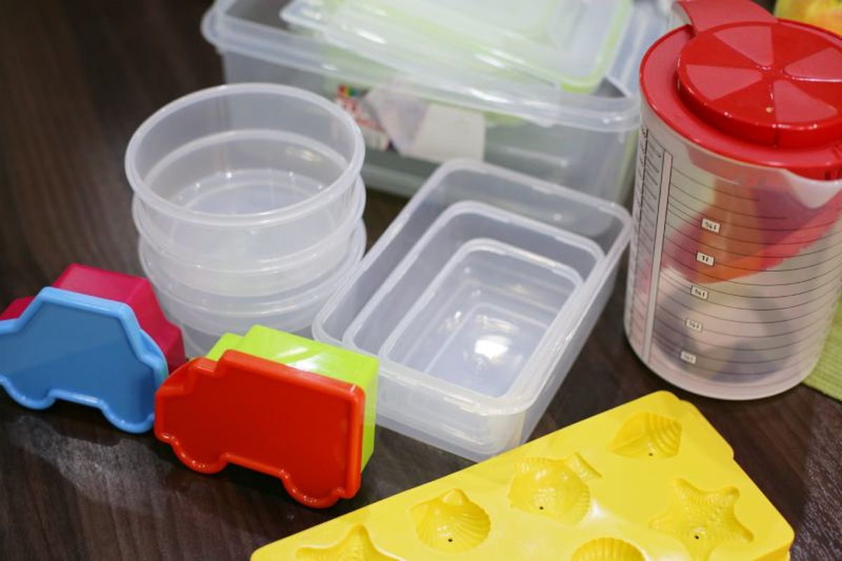 Recipientes de plástico sin manchas
