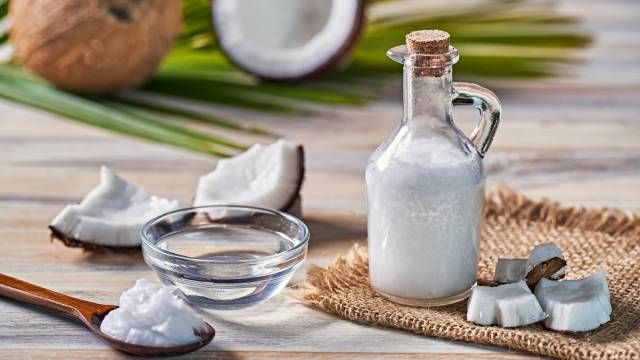 aceite de coco como desmaquillar las pestanas