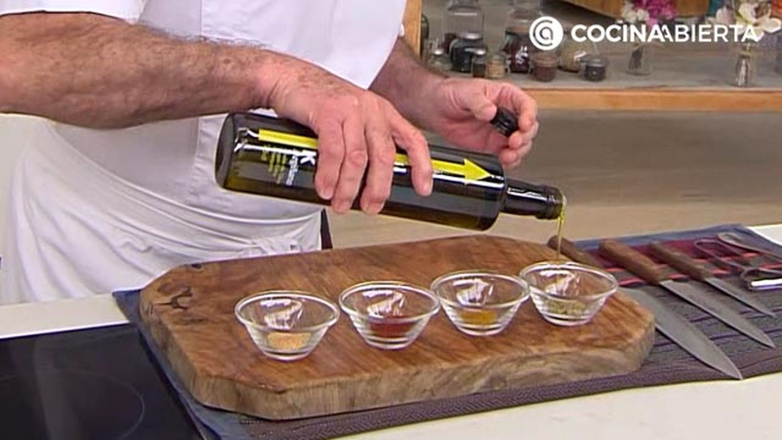 aperitivo especiado crujiente de pasta al horno receta karlos arguinano kar67770321 paso2