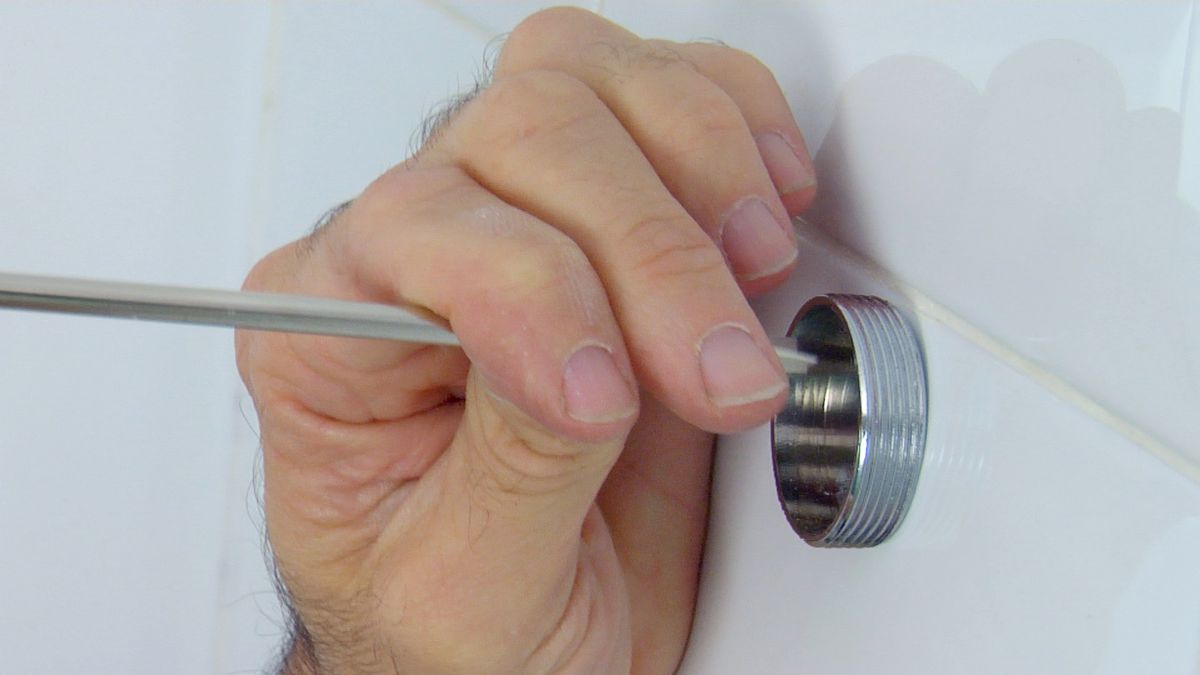 Colocar un brazo de ducha paso 3