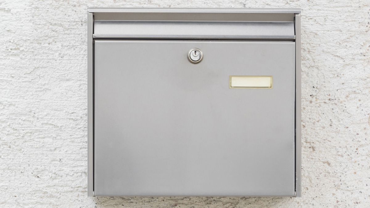 Cómo colocar un buzón en el exterior