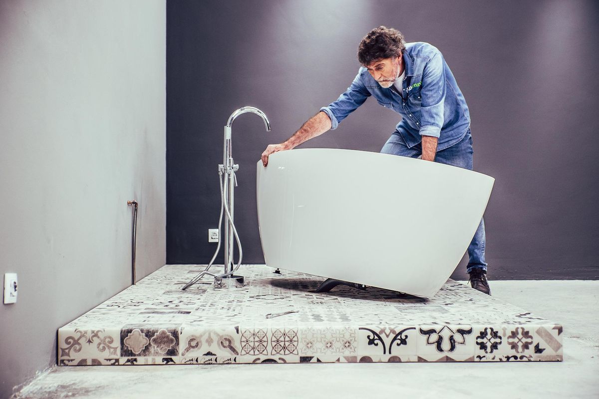 Cómo instalar una bañera exenta paso 11