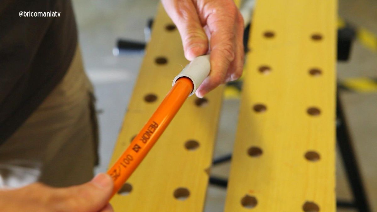 Cómo doblar tubos de plástico paso 2