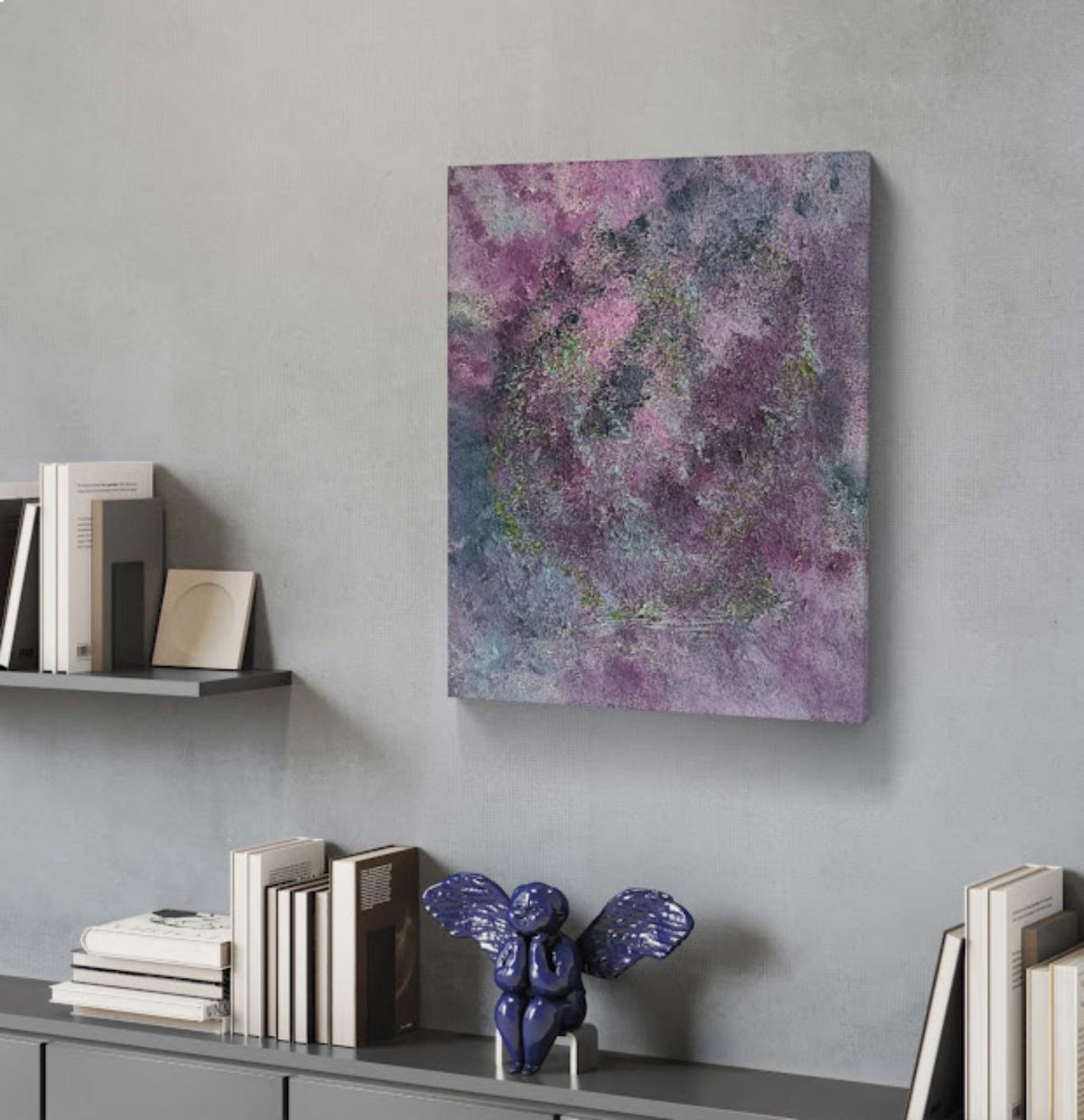 Rincón del hogar con cuadro Campo Lavanda. / Obras: Lola Castillejos