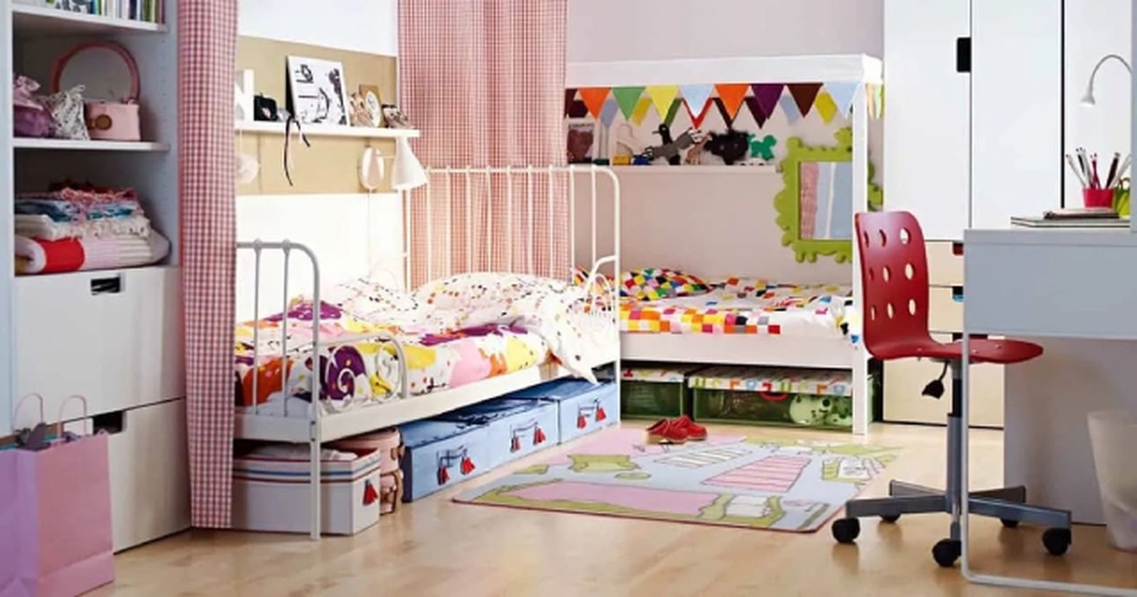 Dormitorios infantiles compartidos soluciones para disponer las camas en las habitaciones pequeñas 2
