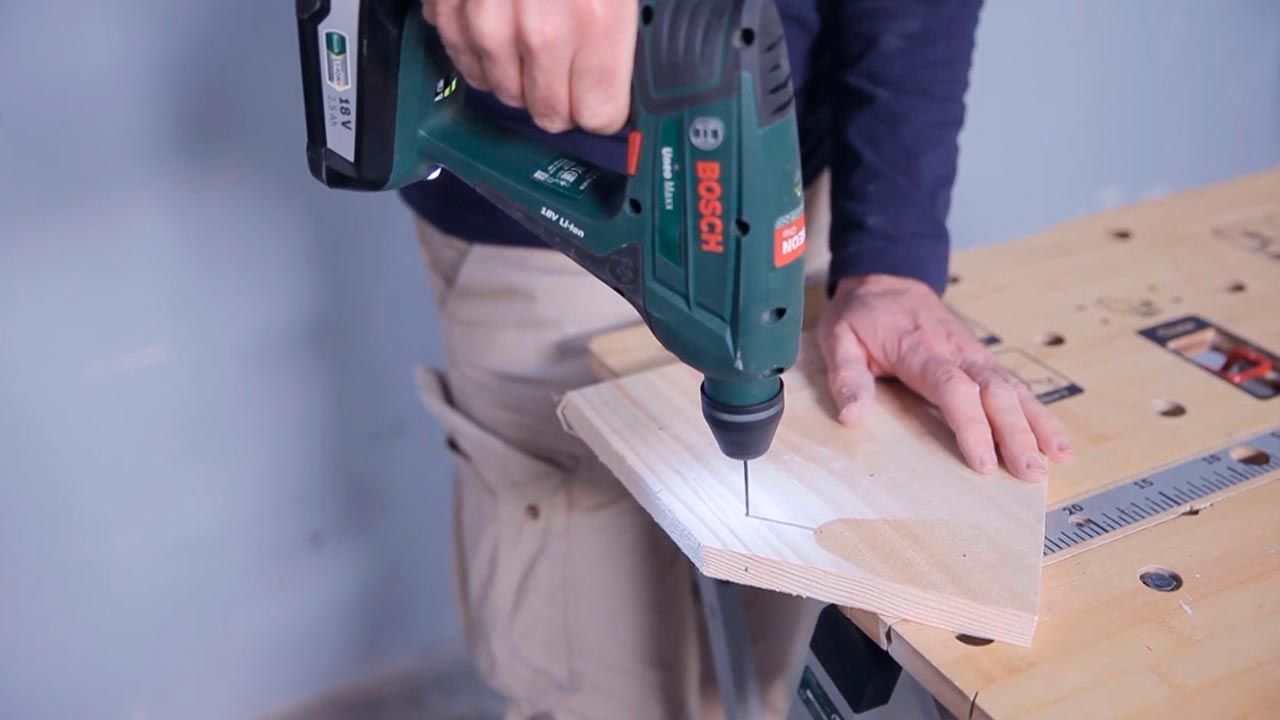 Cómo hacer un cuelga llaves con forma de casa paso 2