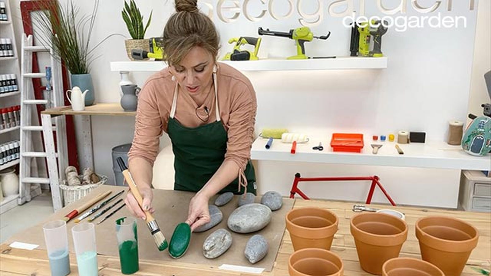 como hacer cactus con piedras paso 1