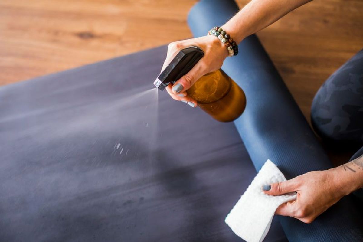 Agua y jabón es todo lo que necesitas para una esterilla de playa impecable