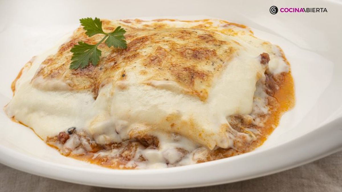 Lasaña de carne a la boloñesa, la receta tradicional