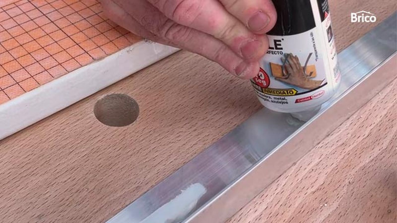 Como hacer una balda flotante de estilo industrial paso 3