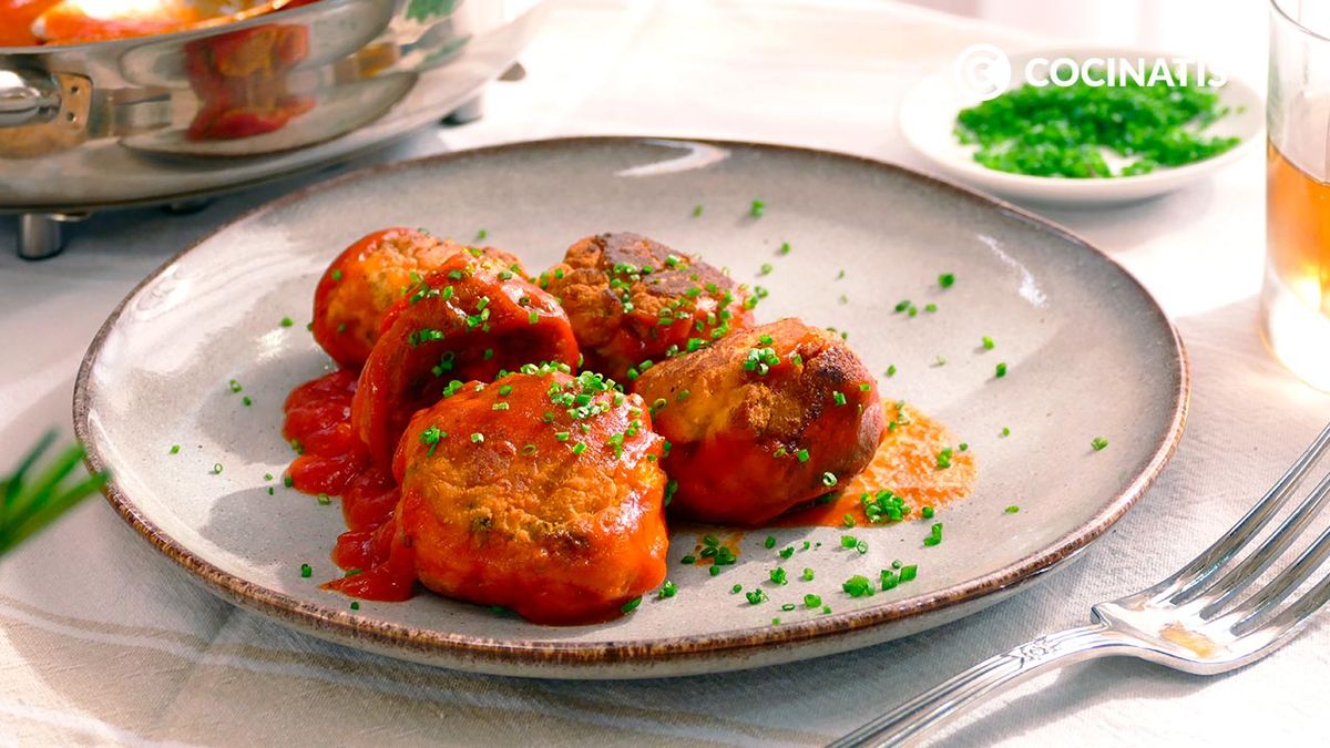 Albóndigas de salmón con salsa de tomate