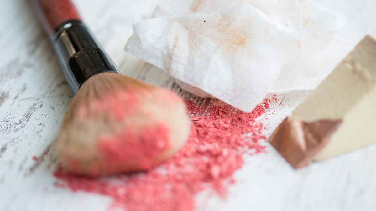 belleza trucos para arreglar productos maquillaje coloretes