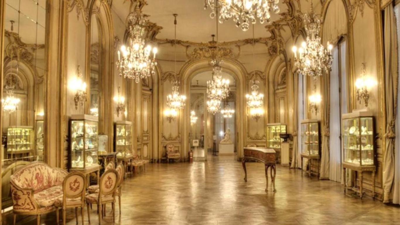 Interior del  Museo nacional artes decorativas.