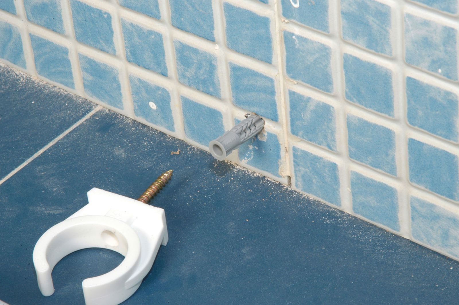 Como instalar un triturador sanitario paso 6