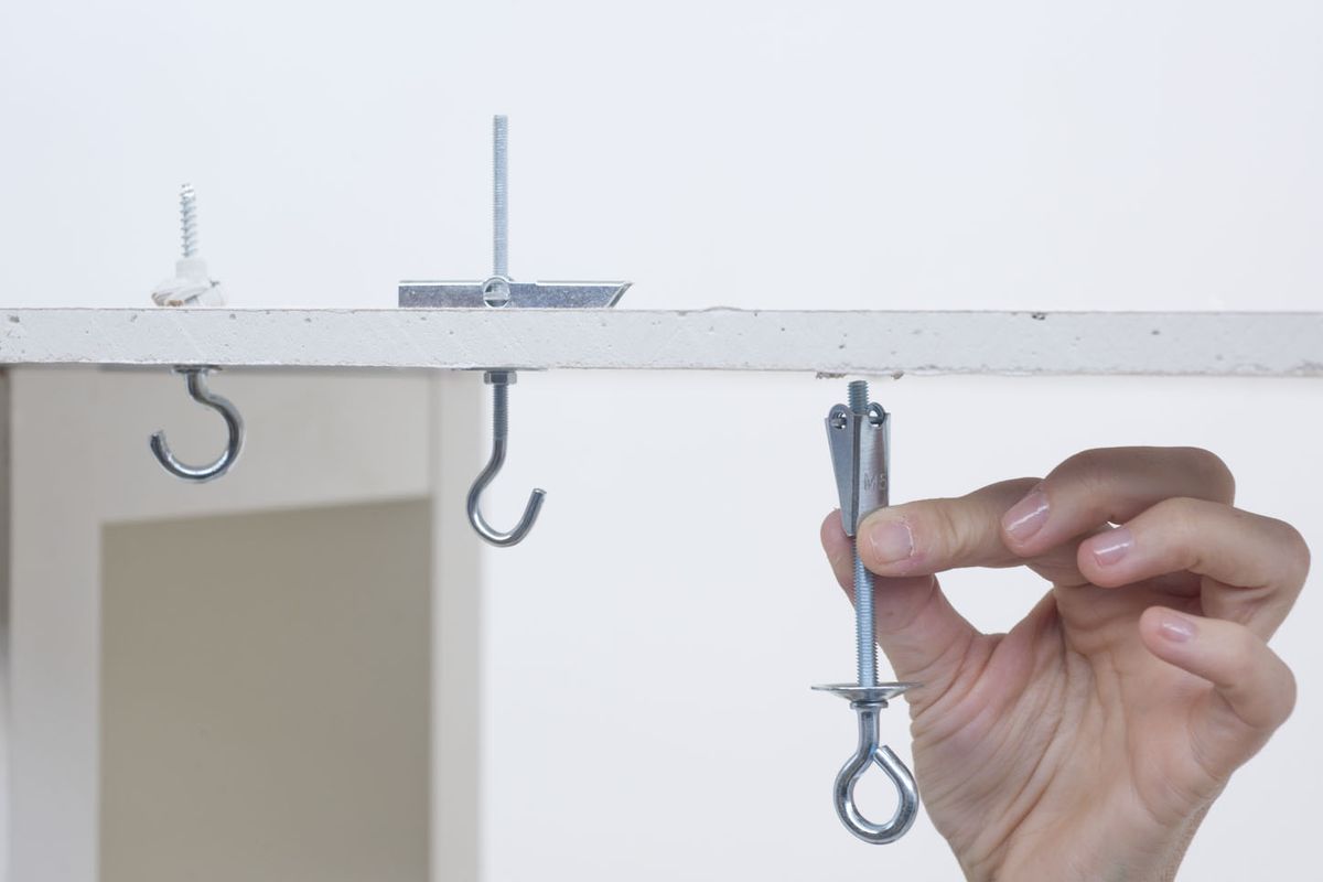 Bricomania 677 Colgar lampara p6