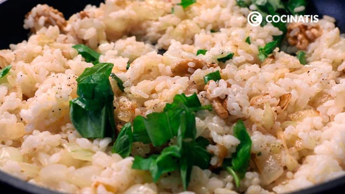 Receta de arroz pilaf con albahaca y nueces  paso 6
