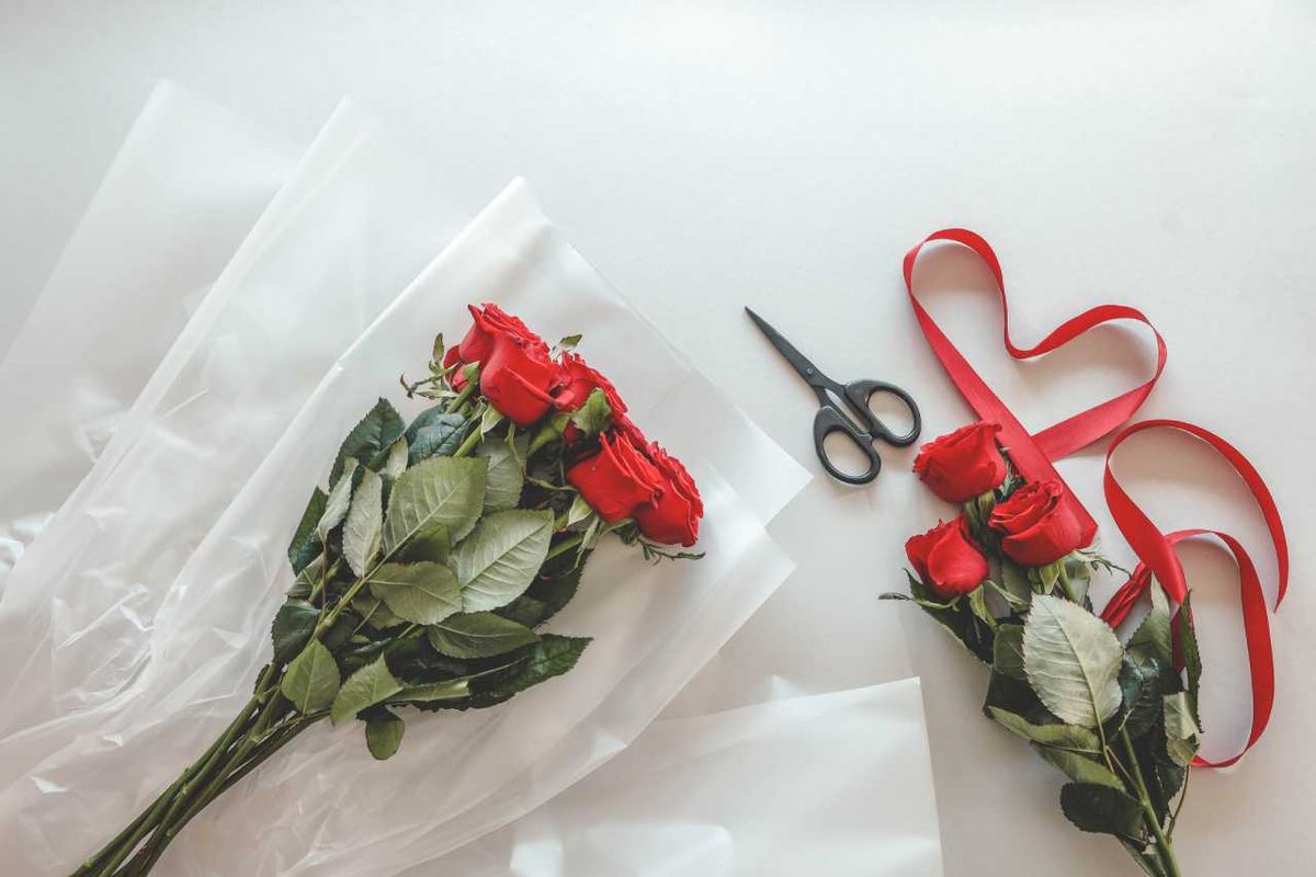 Ramo de rosas rojas.