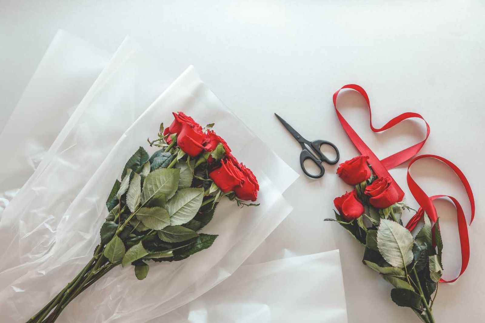 Ramo de rosas rojas.