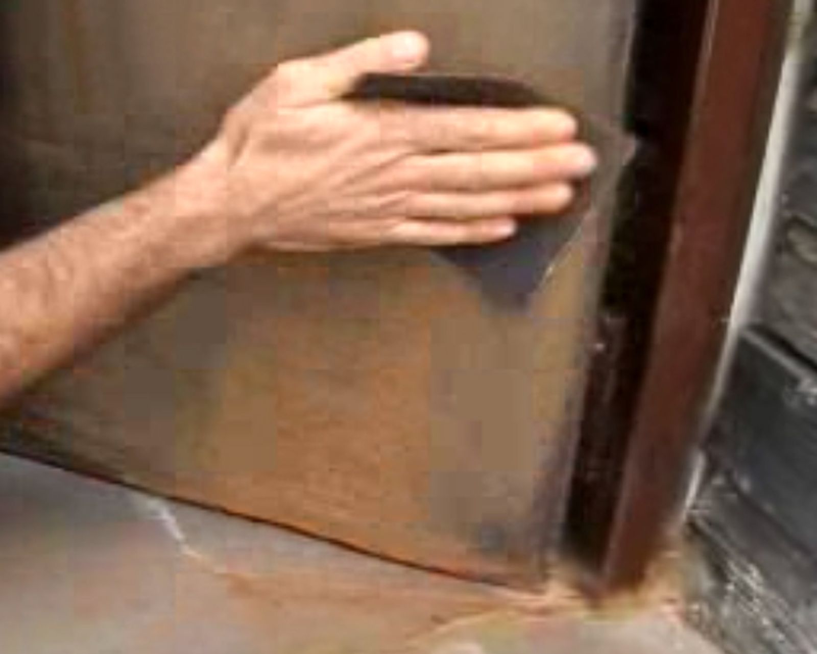 Paso a paso de reparar una puerta de hierro oxidado 1