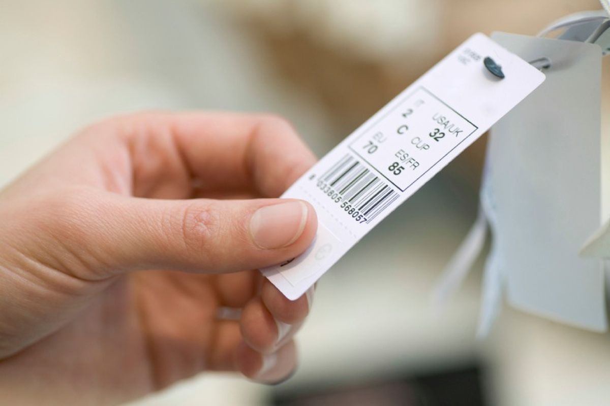 Etiqueta con tallas internacionales