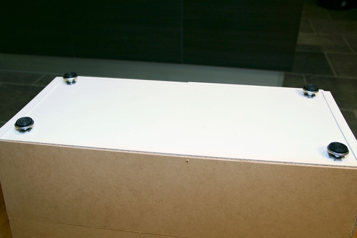 Colocación de pata roscada niveladora paso 6