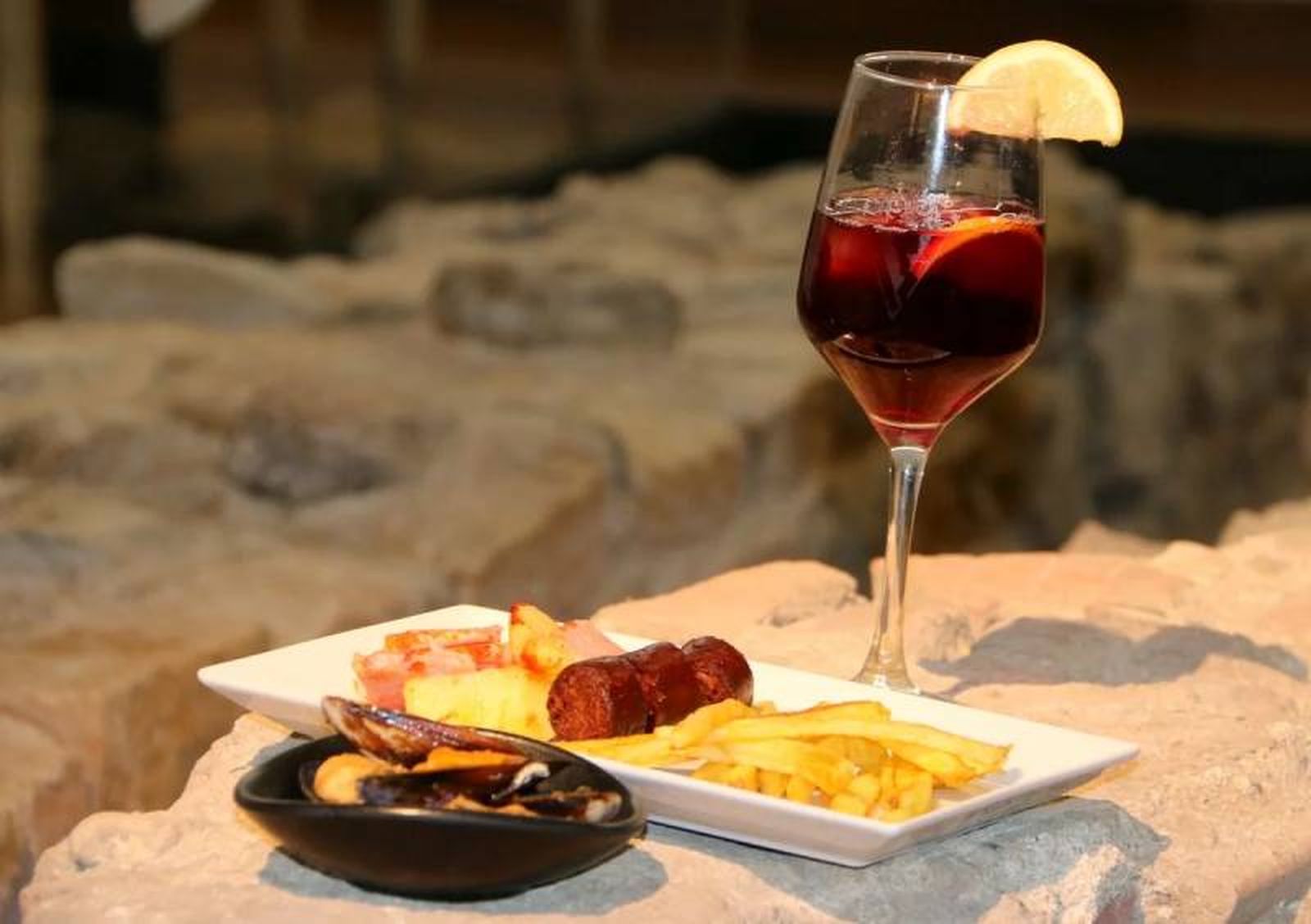 Limonada y tapas típicas de Semana Santa en León