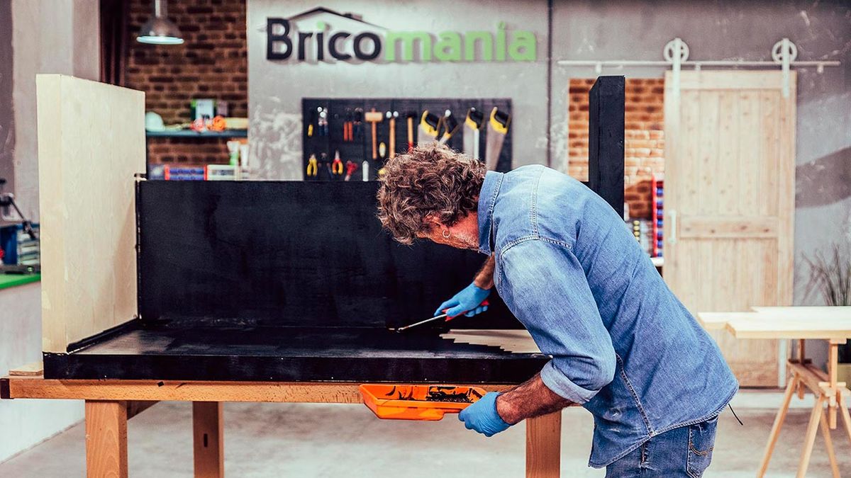 Cómo hacer una mesa escritorio de madera paso 9