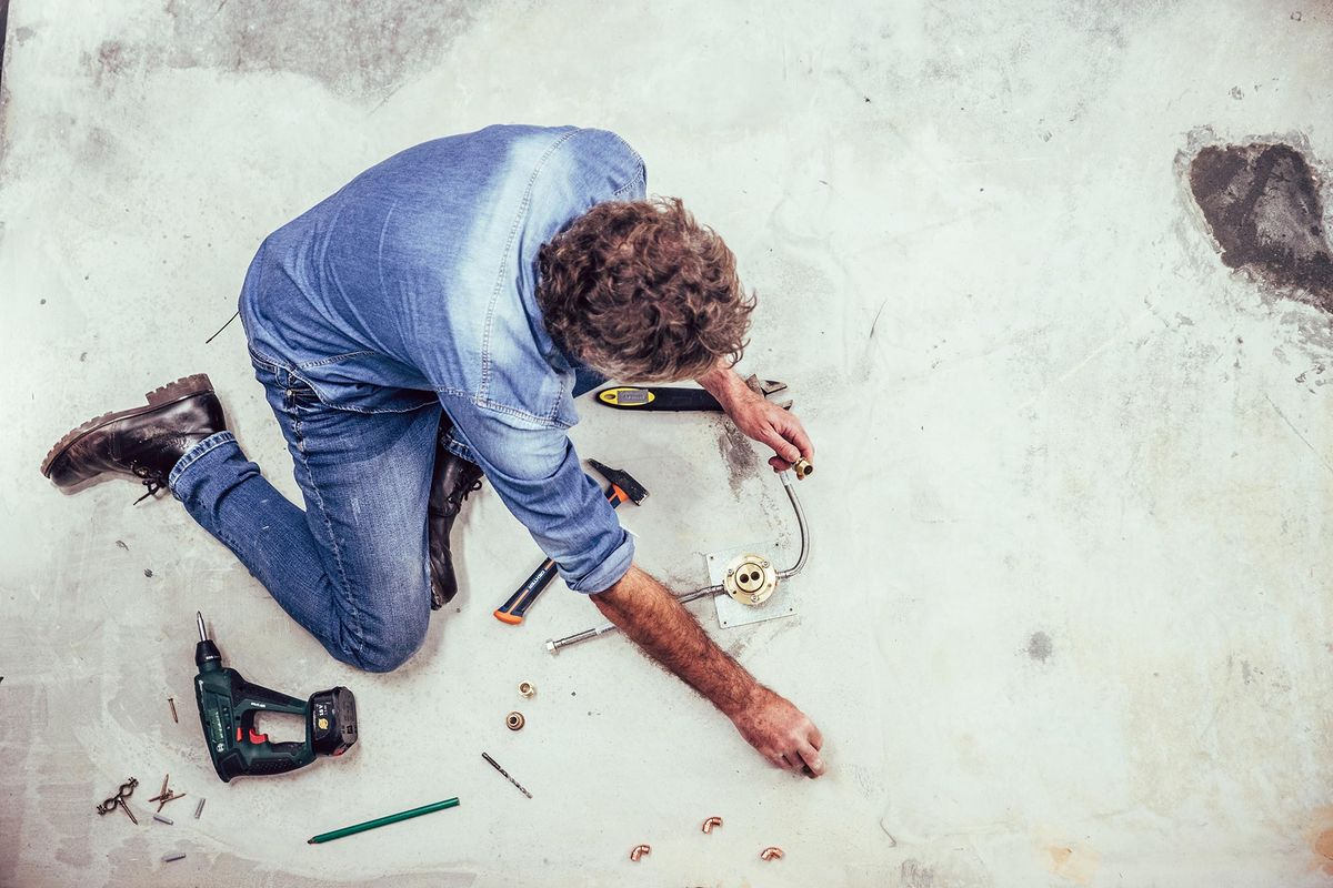 Cómo instalar una bañera exenta paso 4