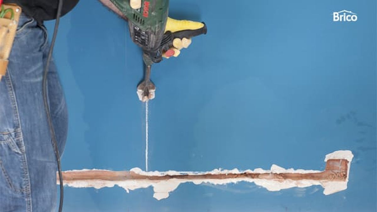 Bricomania 680 como instalar un enchufe y un aplique de pared paso4