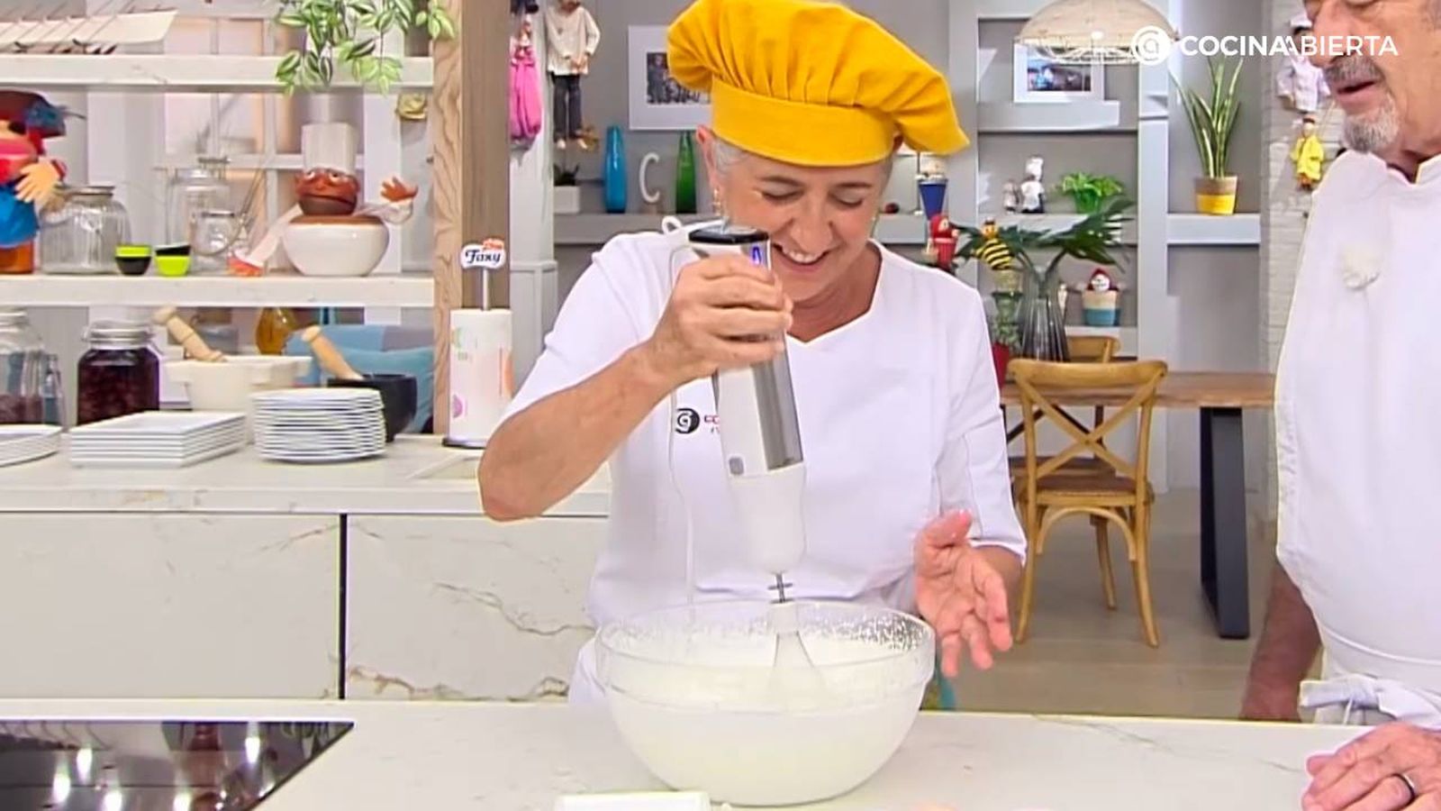 Aprende cómo montar nata fácil y rápido con Eva Arguiñano