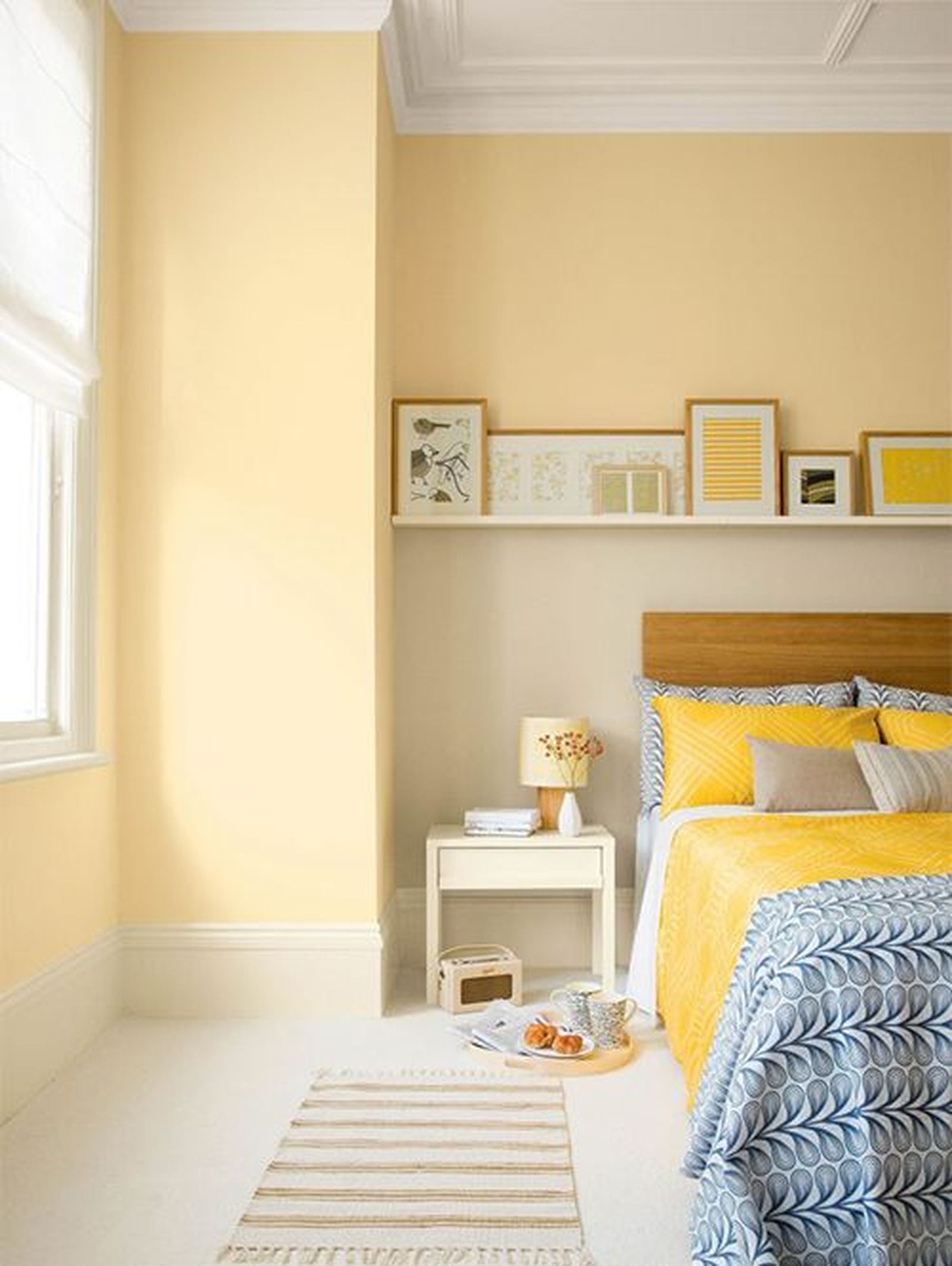 dormitorio amarillo pastel y azul 2