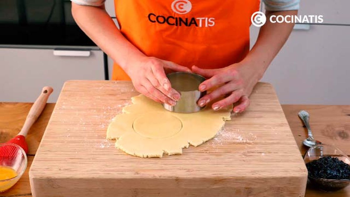 Receta de pastel vasco con mermelada de cereza  paso 4