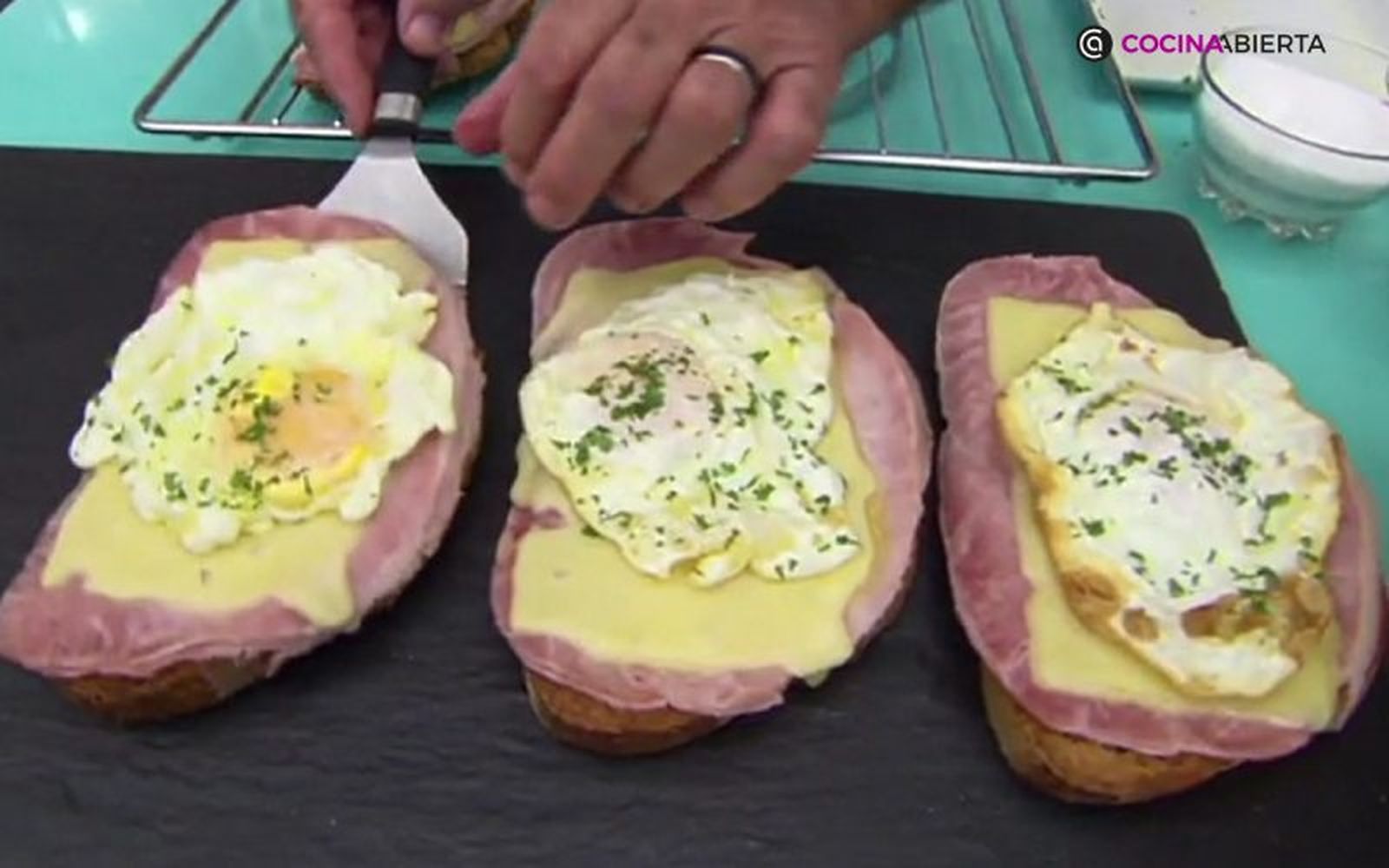 Tosta de jamón y queso - paso 4