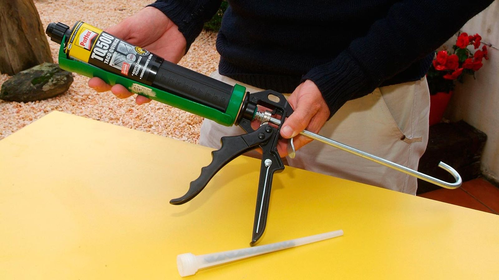 Colocación de soportes para jardineras paso 5