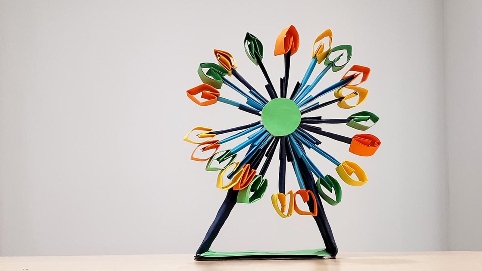 como hacer una noria de cartulina