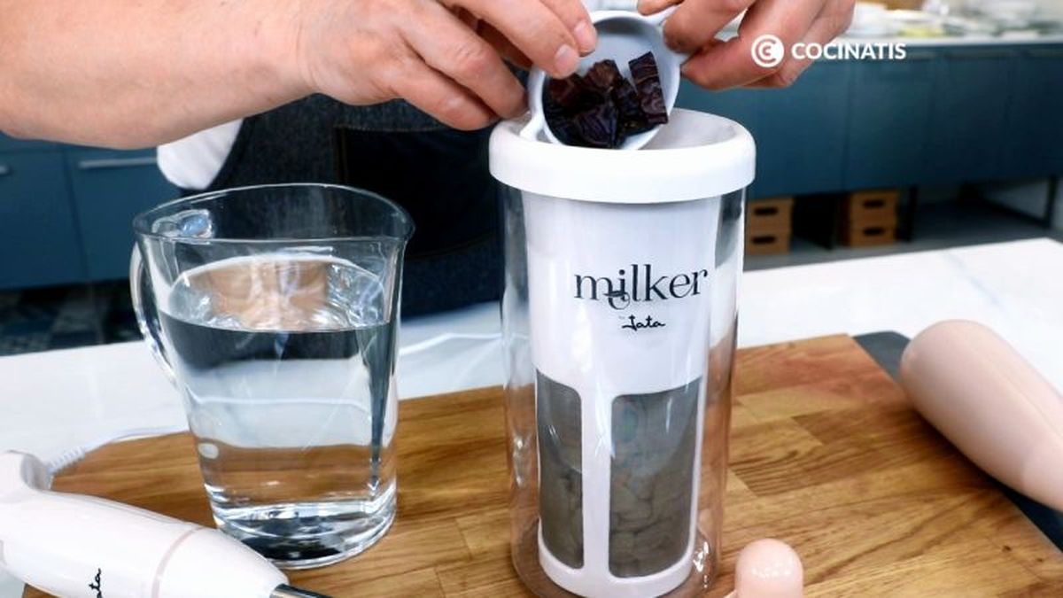 Preparamos la leche de almendras y dátiles casera