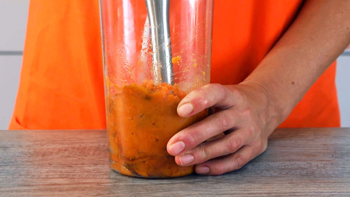 Receta de pulpo a la plancha con puré de boniato y salsa rosa  paso 2