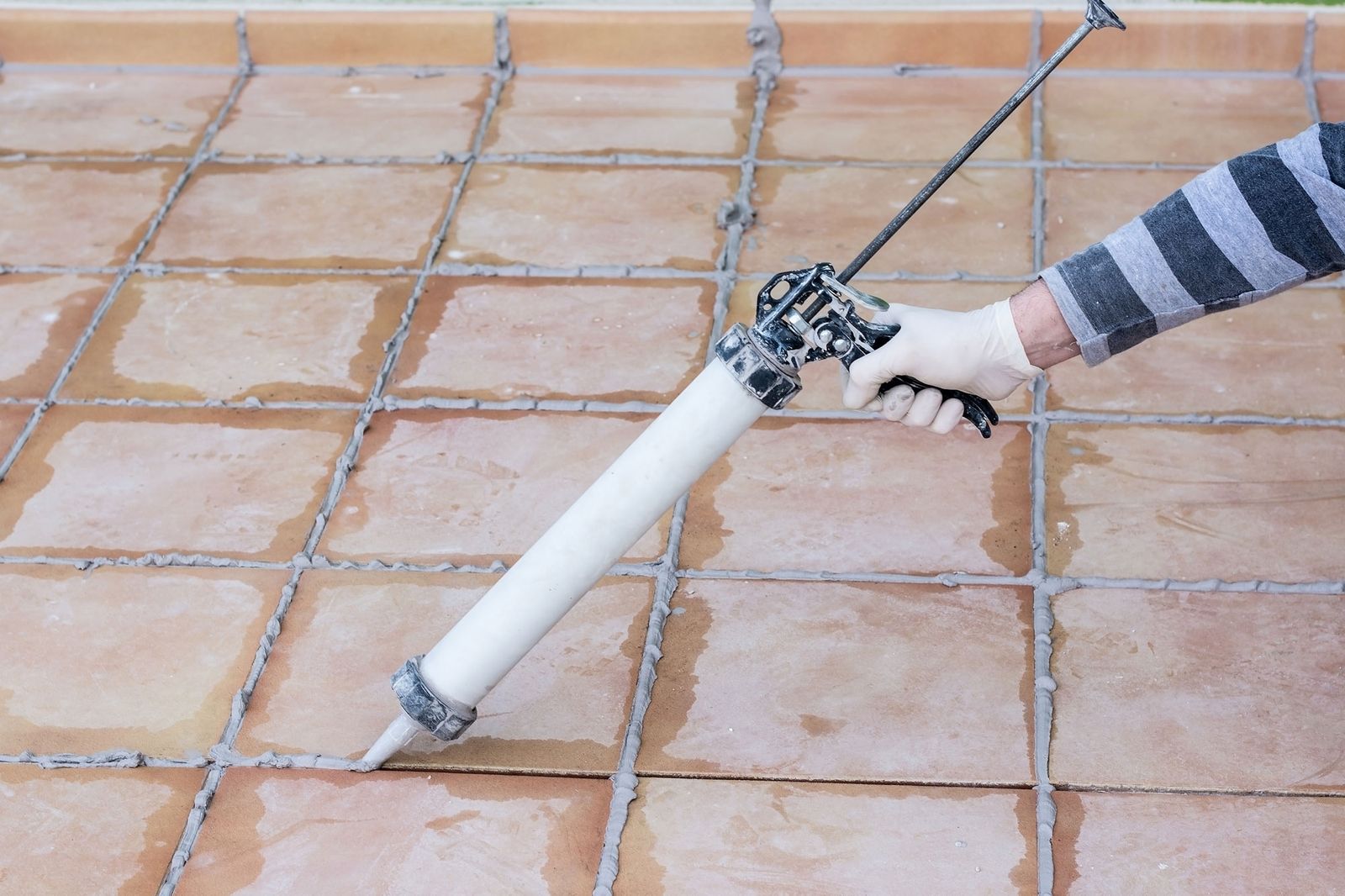 Arreglar una gotera en la terraza o azotea