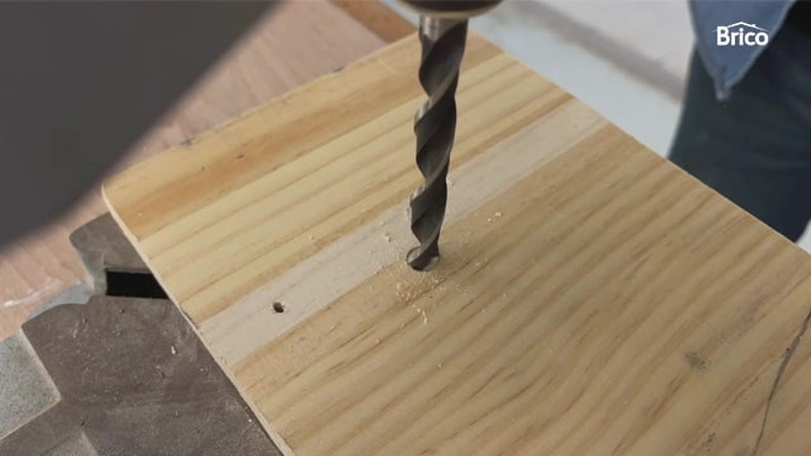 como afilar una broca para madera paso 1