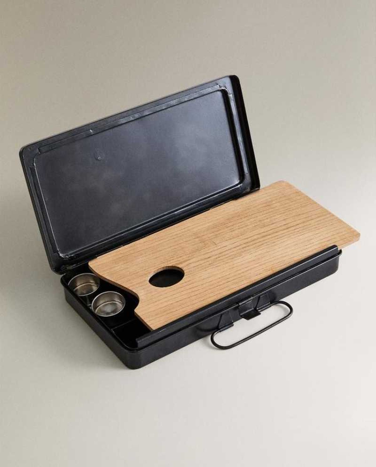 Maletín de pintura.