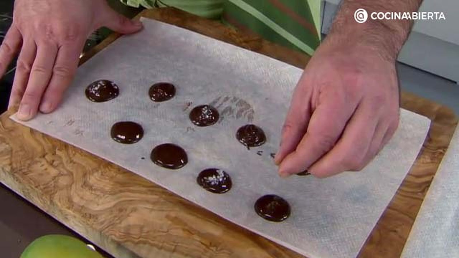 Bombones de chocolate para Navidad paso 3