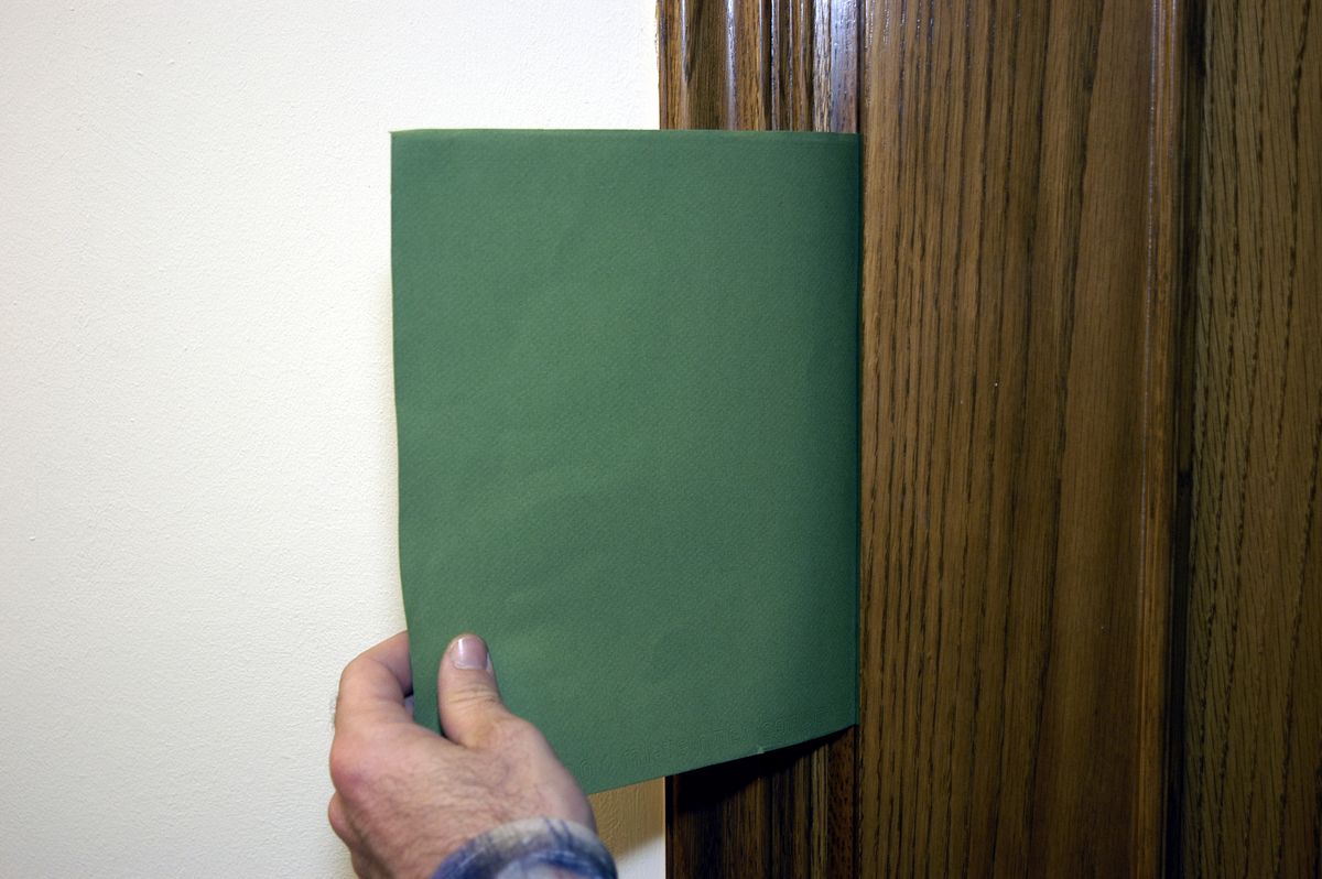 Ajustar o cepillar una puerta paso 1