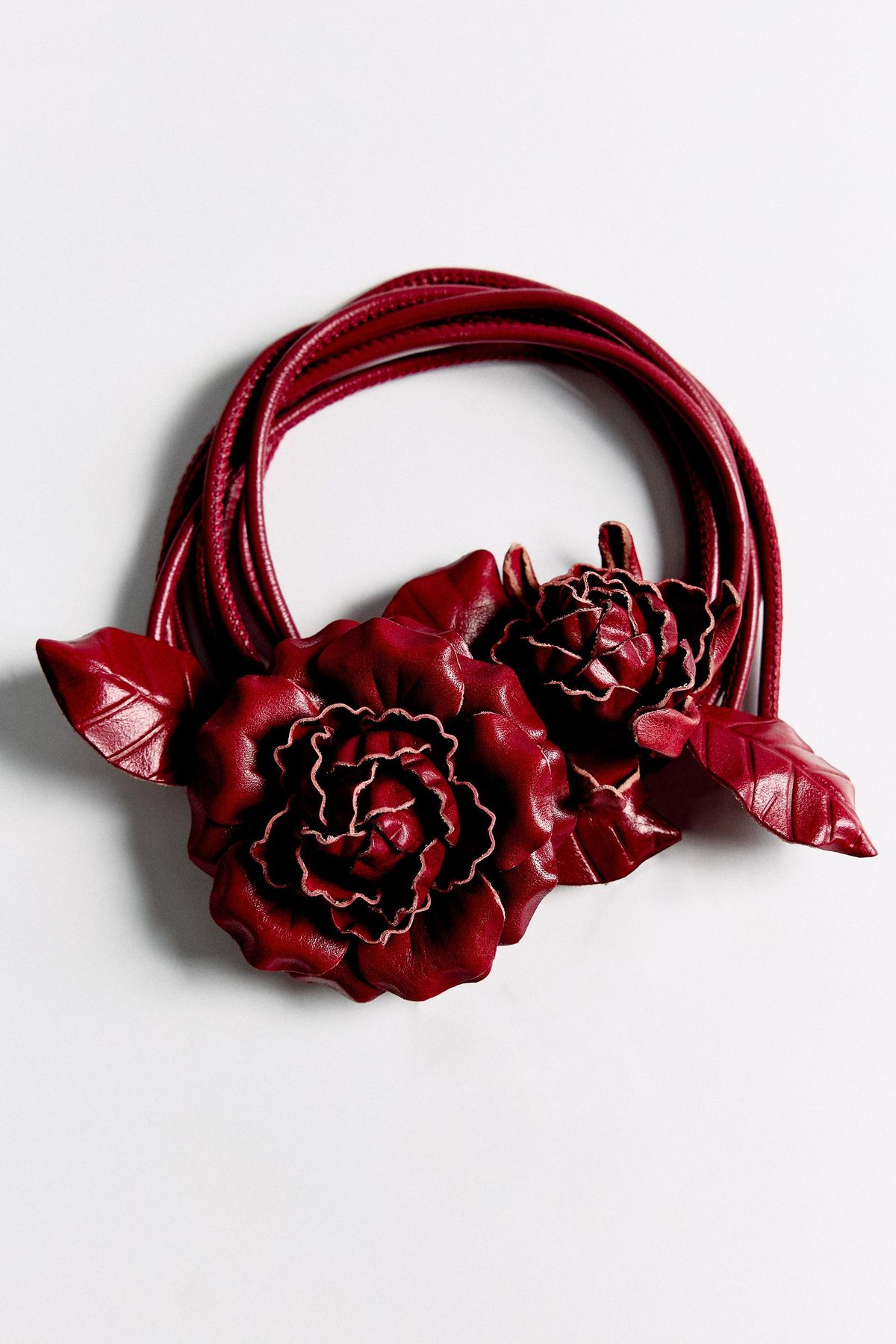 Choker flor multiposición en piel de Zara