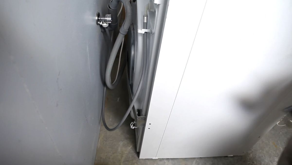 Montar un armario de lavandería paso 9