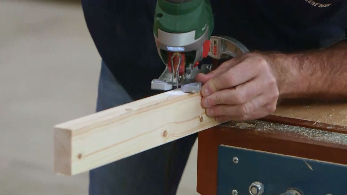 Brico 949 Tejadillo para puerta de entrada  paso 1