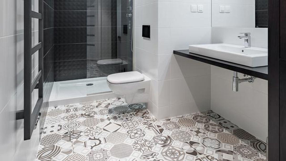 decorar bano pequeno baldosa hidraulica