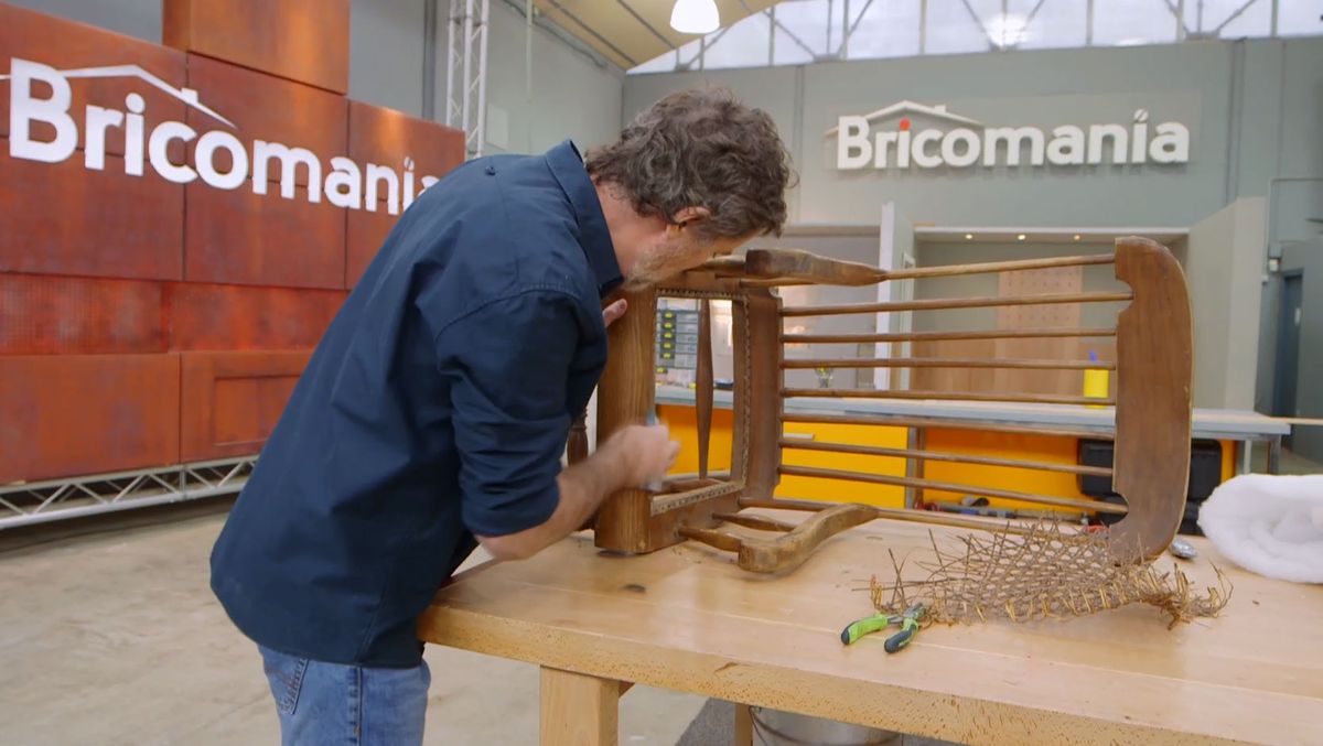 Cómo restaurar el asiento de una mecedora paso 2