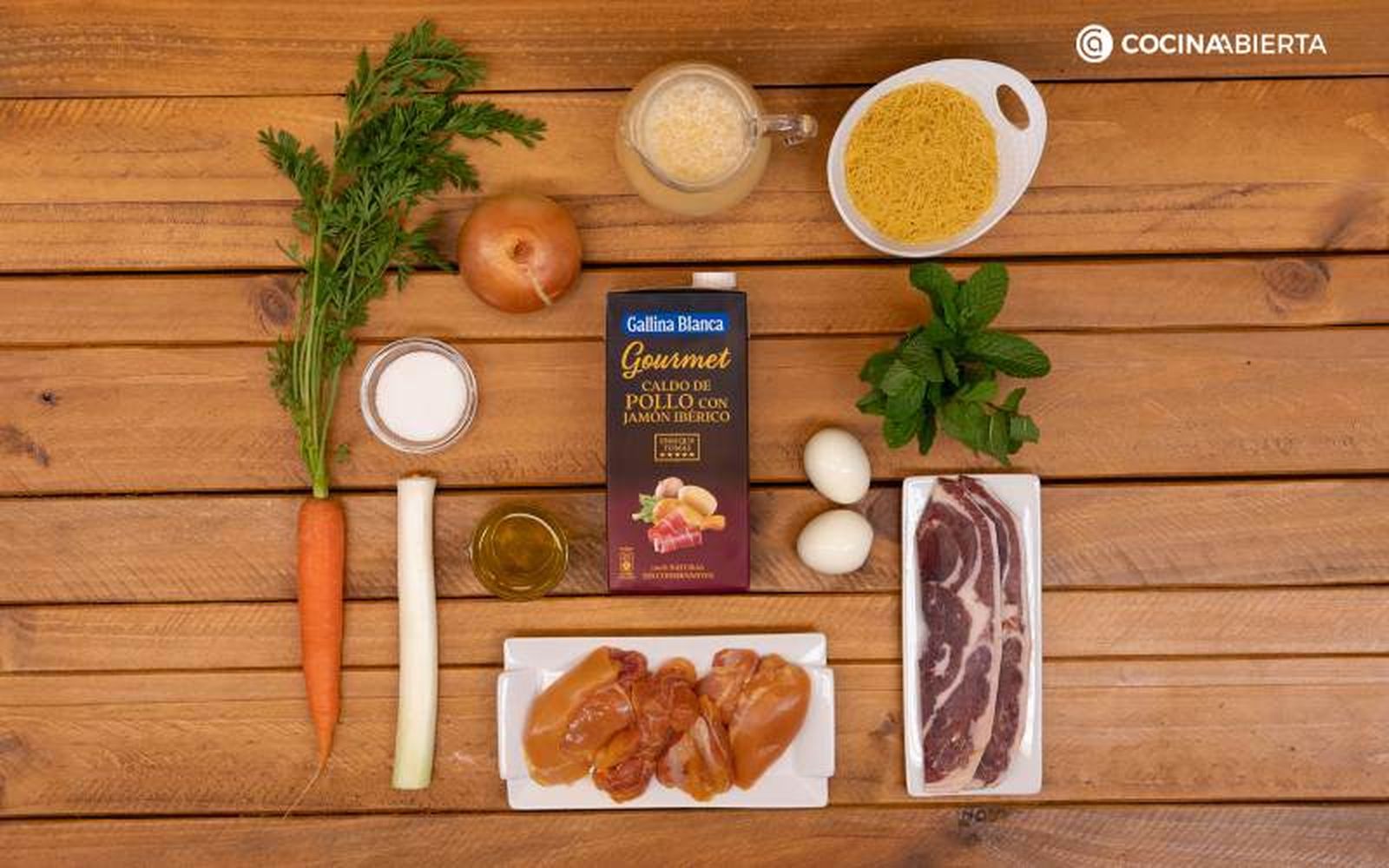 Sopa de pollo con jamón y huevo duro - ingredientes